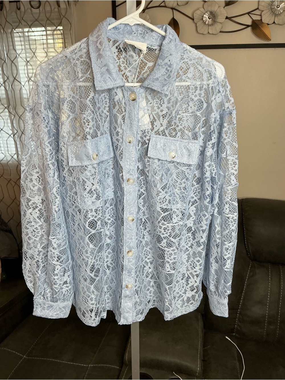 ANDRÉE BY UNIT Pale Blue Lace Button-Up Blouse